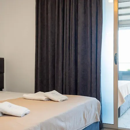 Ara Luxury *
