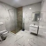 Ara Luxury