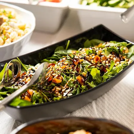 Ara Luxury بوليخرونو