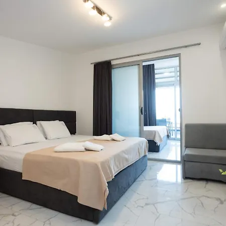 Ara Luxury Apartament *
