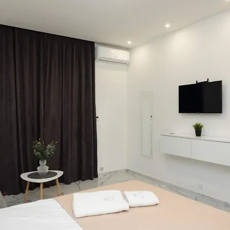 Ara Luxury Appartement Polychrono