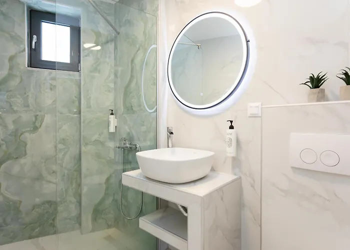 Ara Luxury Apartament *