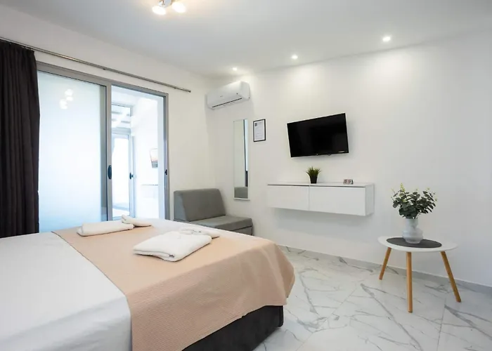 Ara Luxury
