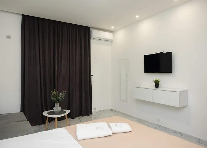 Ara Luxury Apartament Polychrono