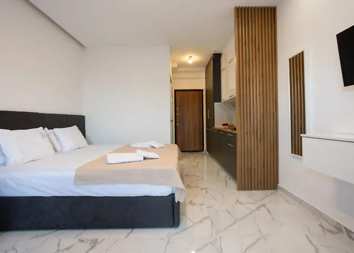 Ara Luxury Apartament Polychrono