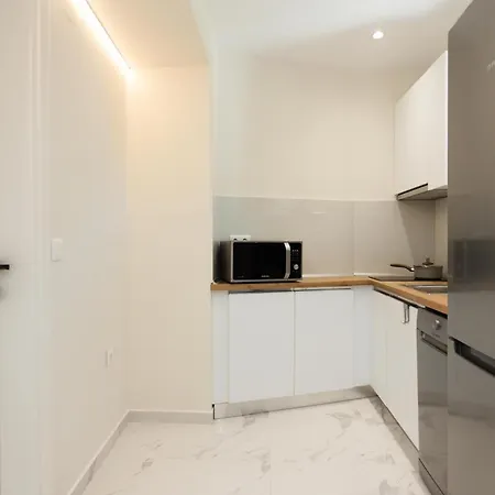 아파트 Ara Luxury 폴리크로노