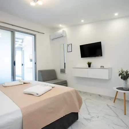 Ara Luxury